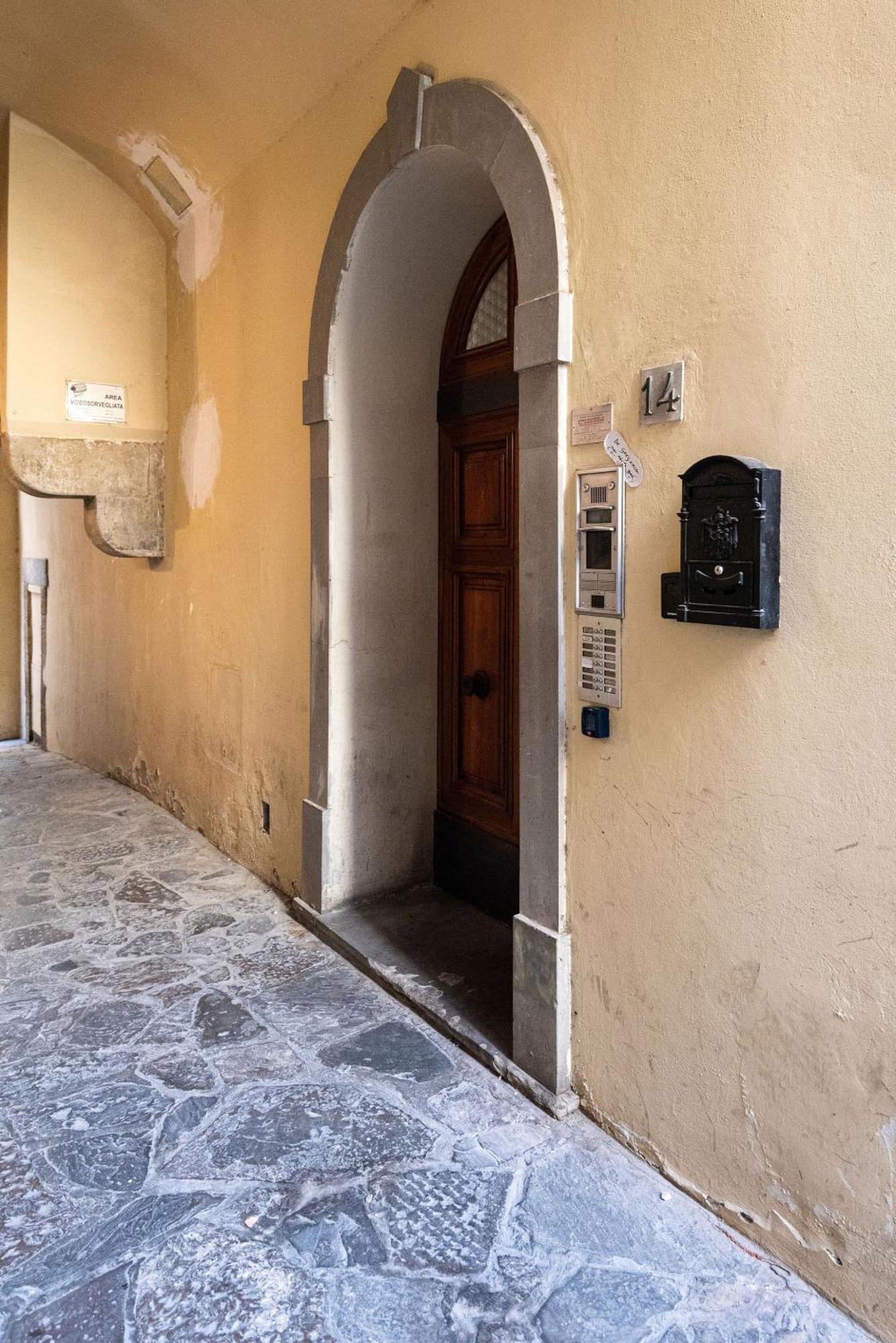Signoria Apartment With Patio Florencja Zewnętrze zdjęcie