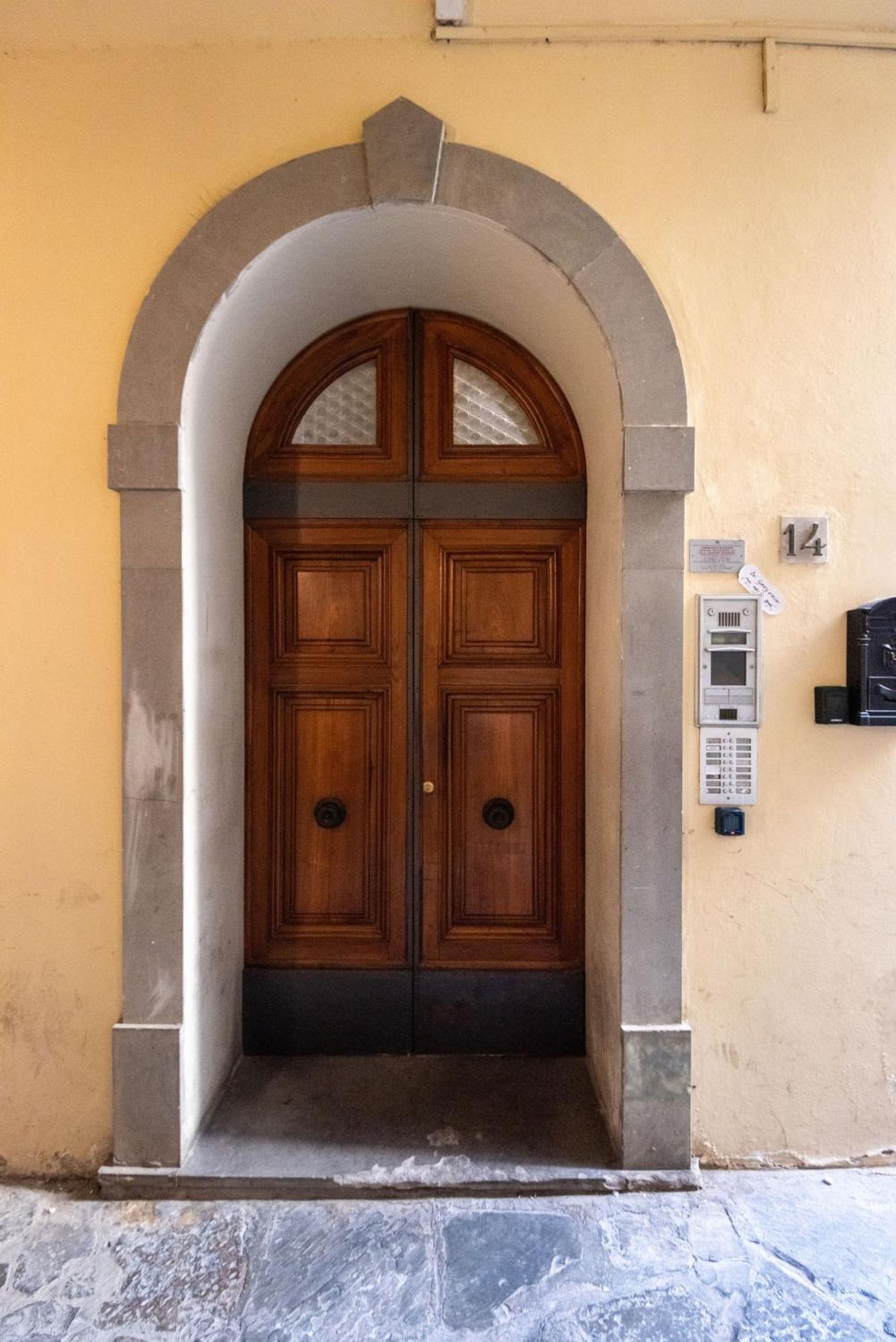 Signoria Apartment With Patio Florencja Zewnętrze zdjęcie